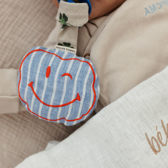 Pacifier Cuddle - Lovely Linen L'Amour