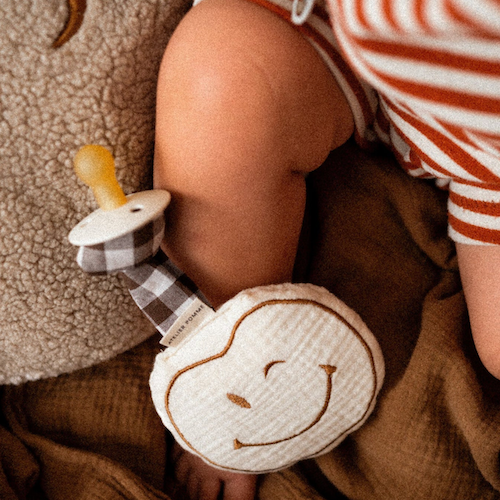 Pacifier Cuddle - Cosy White