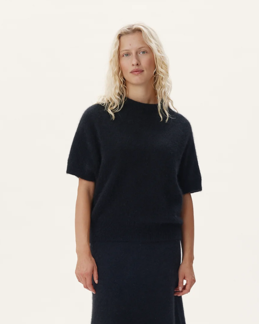 Doanna Black Sweater